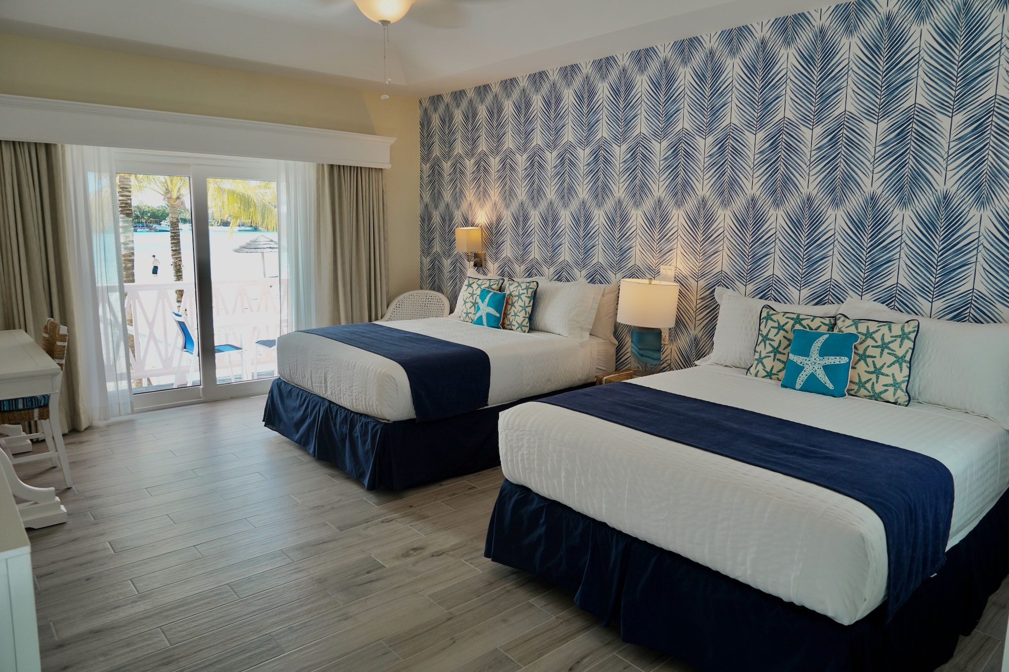 DELUXE, 2 QUEEN BEDS, LAGOON VIEW