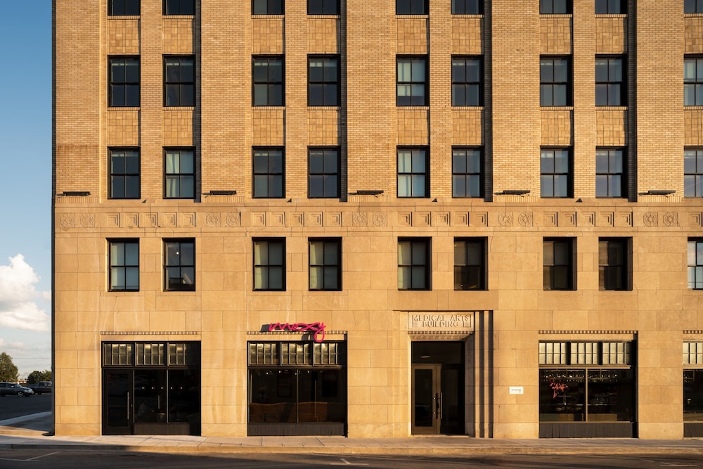 Moxy Springfield Downtown 4/55