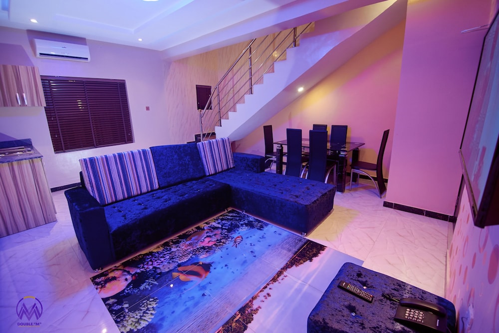 Double M Exquisite Suites And Lounge 23/29