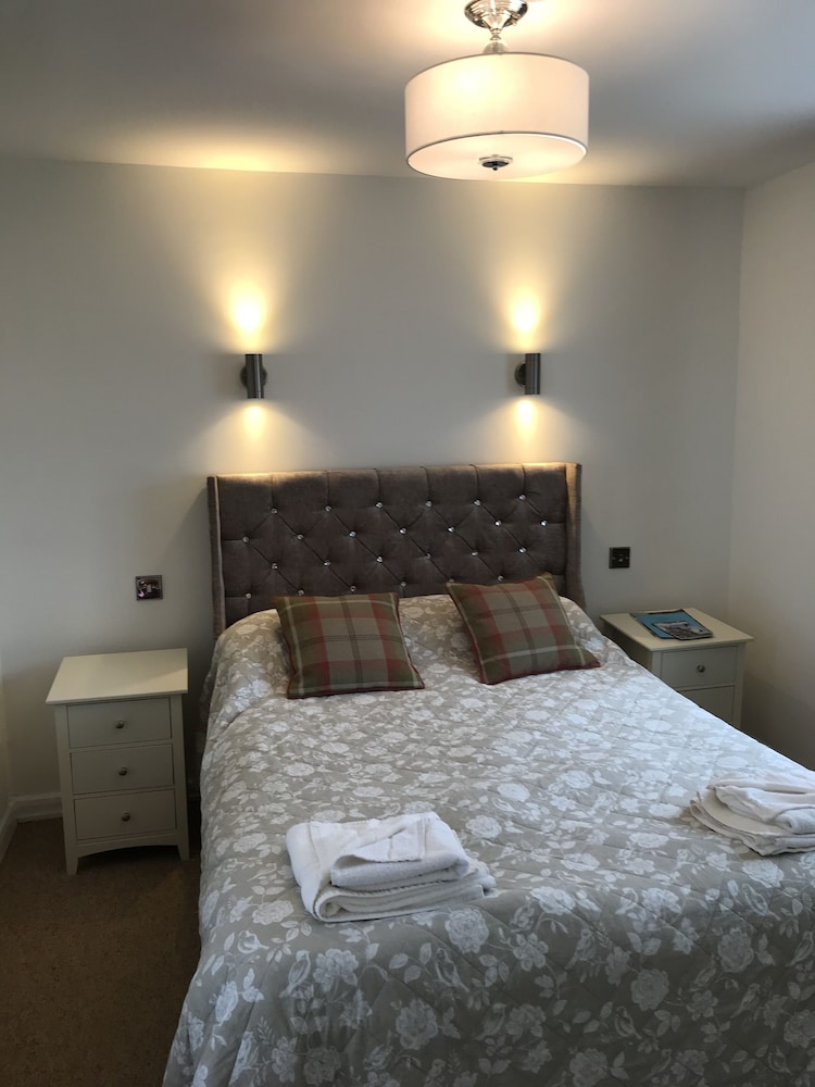 The Chequers Inn 17/50