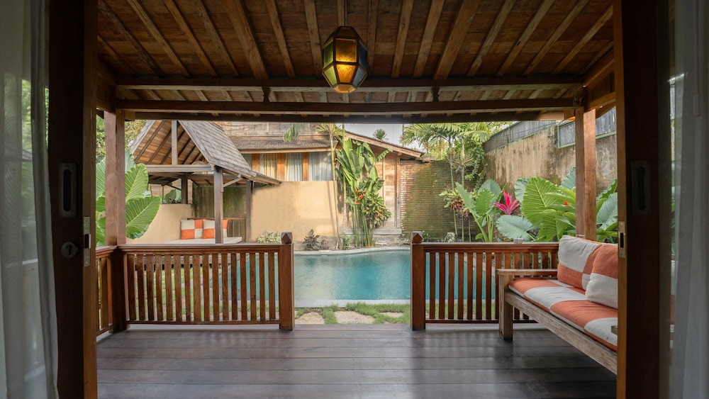 Taulan Villa and Restaurant 9/50