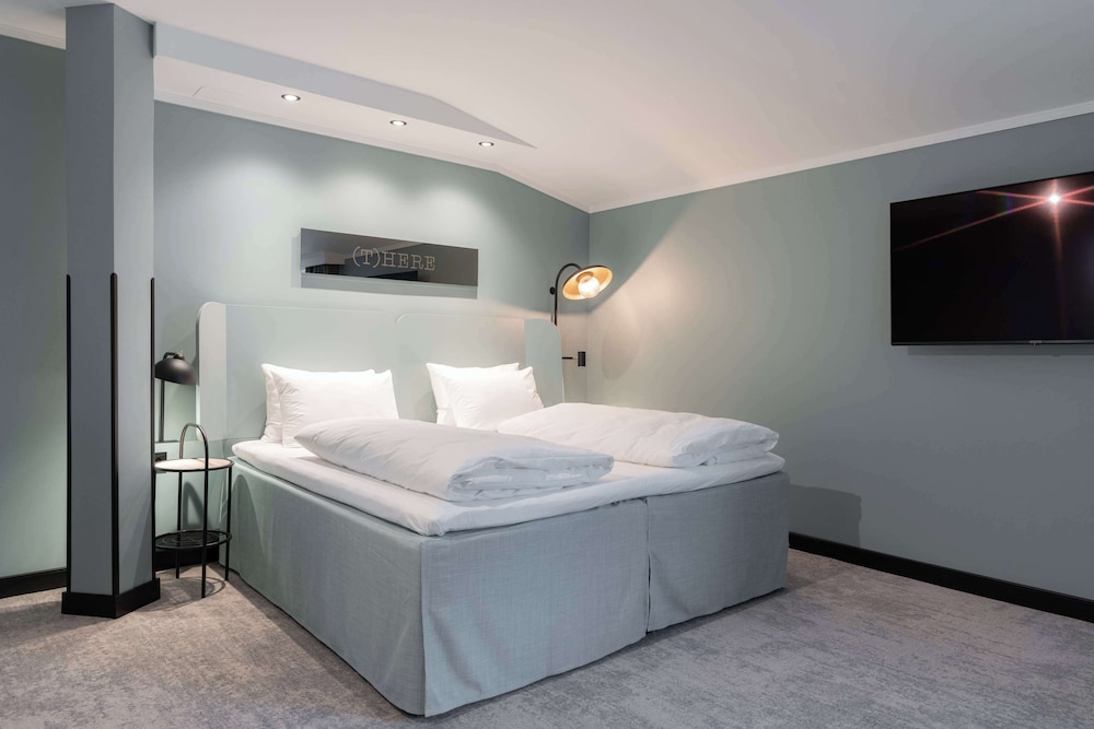 JUNIOR SUITE, KING BED, SOFA