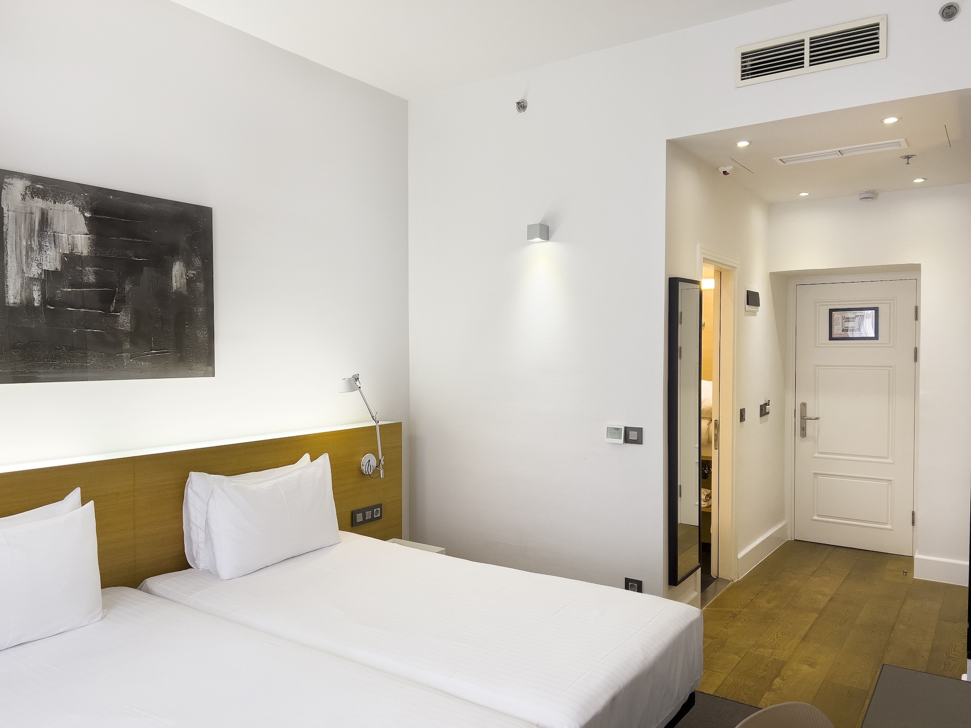 CONNECTING, DOUBLE BED