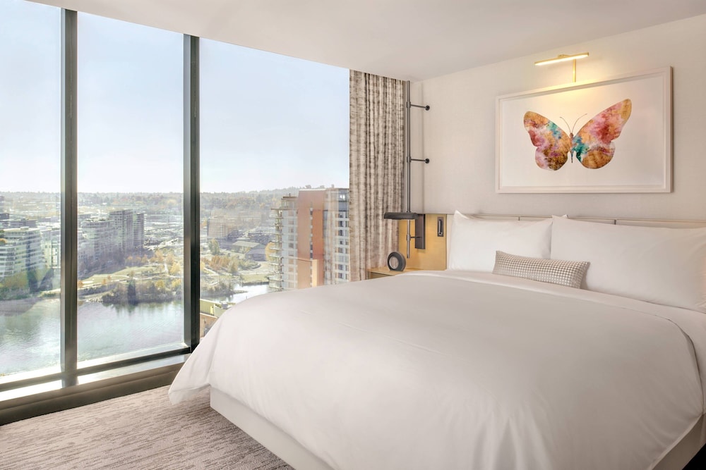 JW MARRIOTT PARQ VANCOUVER 9/52