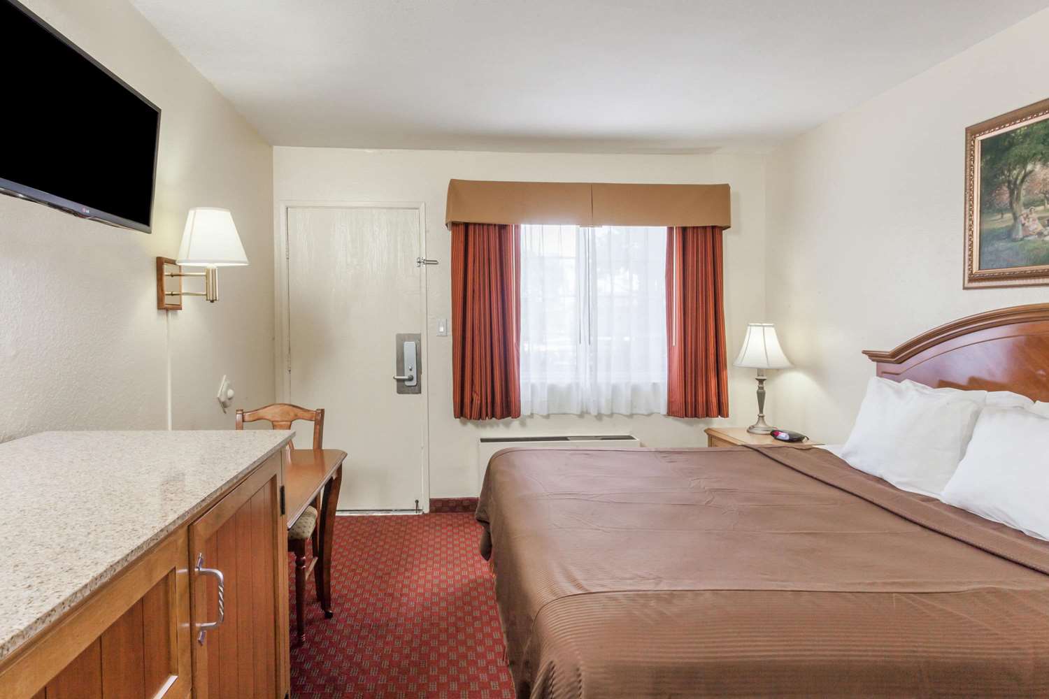 Travelodge by Wyndham Fullerton Near Anaheim 8/38