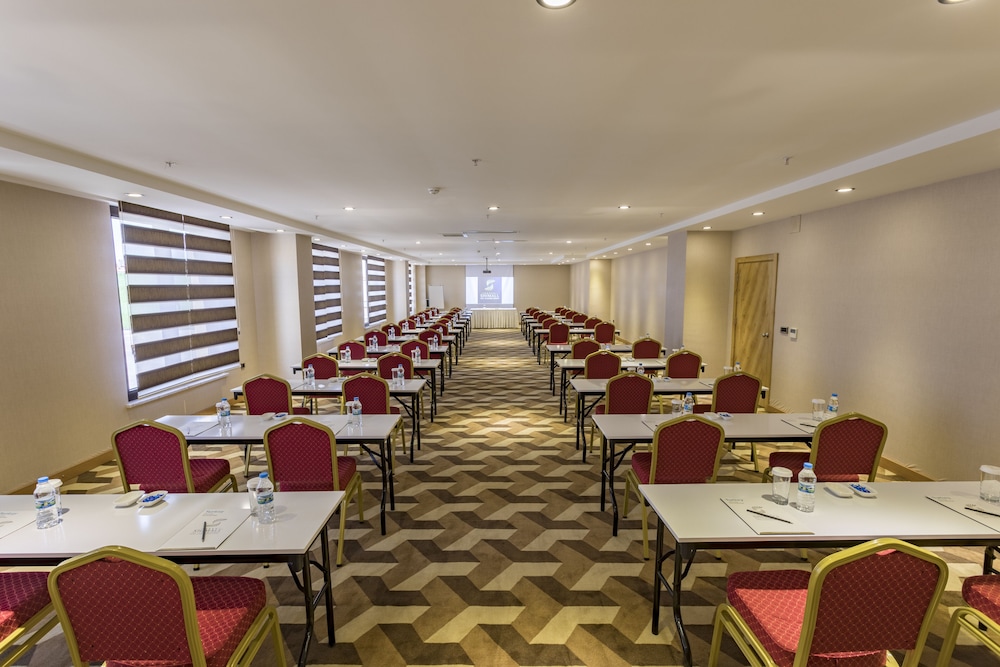 Shimall Deluxe Hotel 40/50