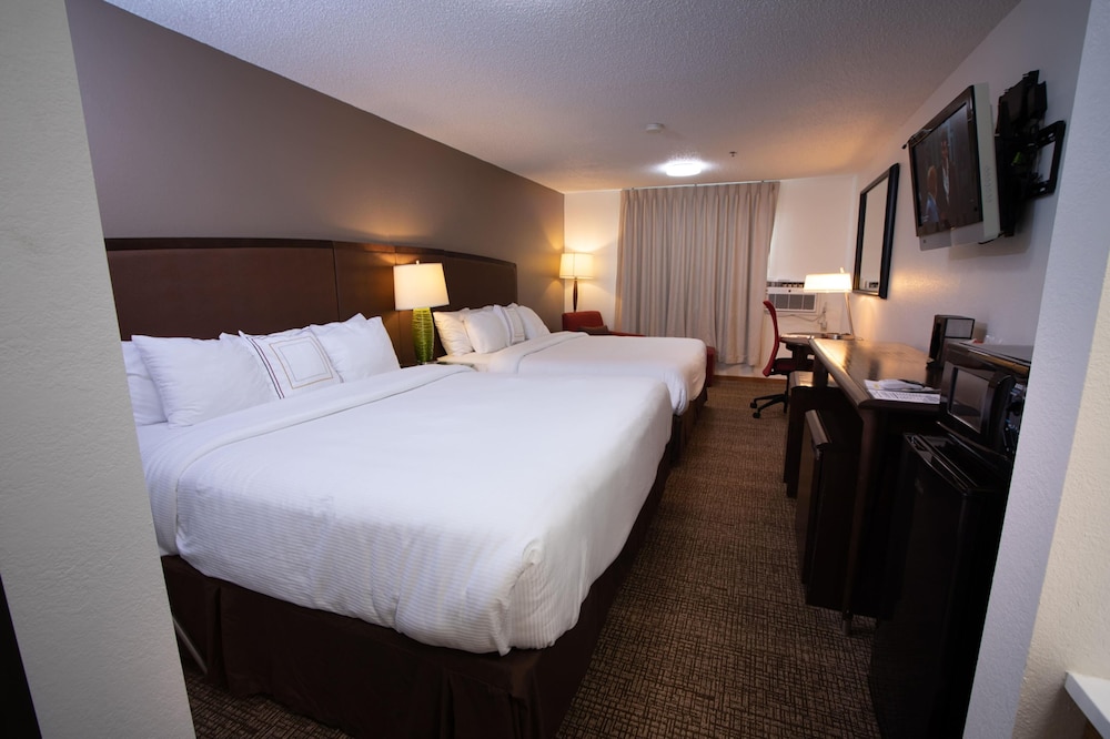 Alliance Hotel & Suites, a Howard Johnson by Wyndham 20/58