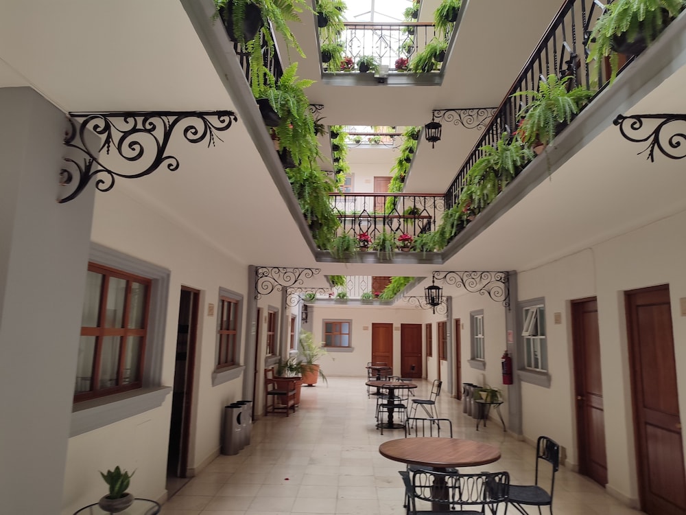 Hotel Marques del Valle 3/50