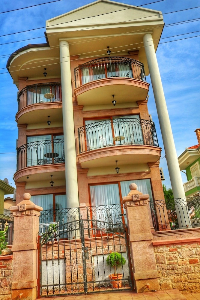Stone Hill Hotel 2/61