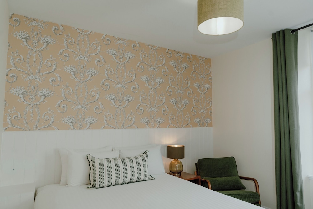 غرفة تنفيذية مفردة بسرير مزدوج، Fishers Hotel 4/10