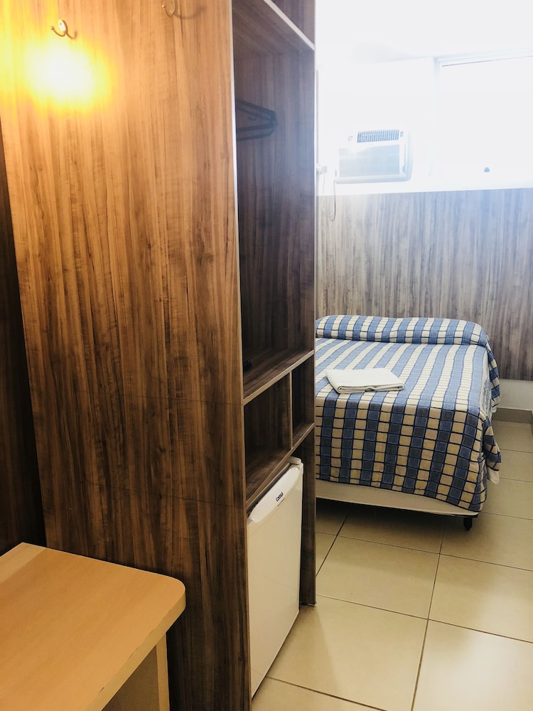 Diplomat Hotel 34/57