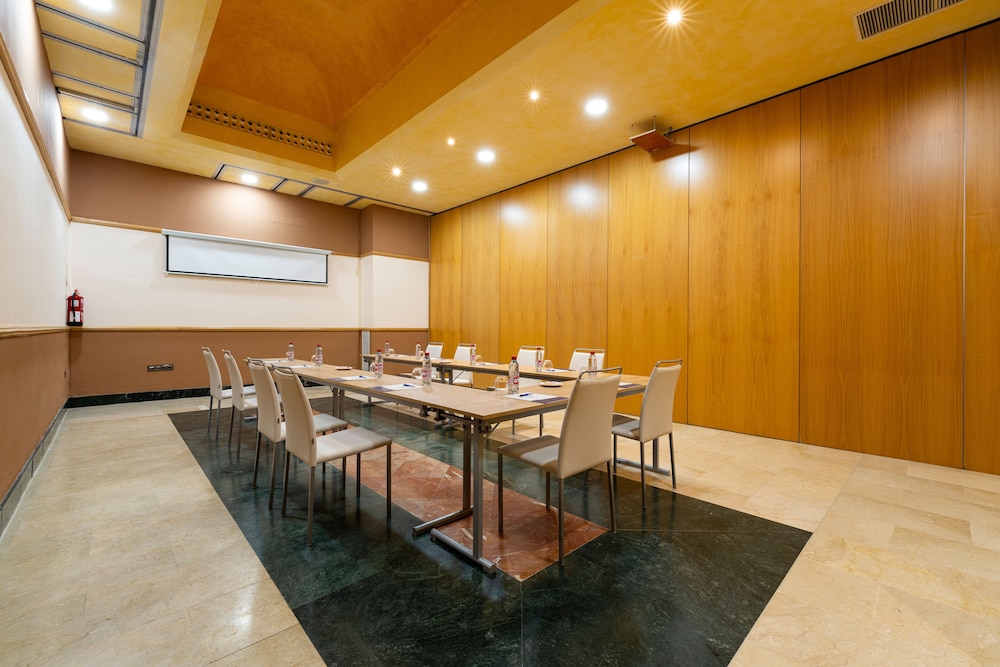 Hotel Antequera Hills 60/70