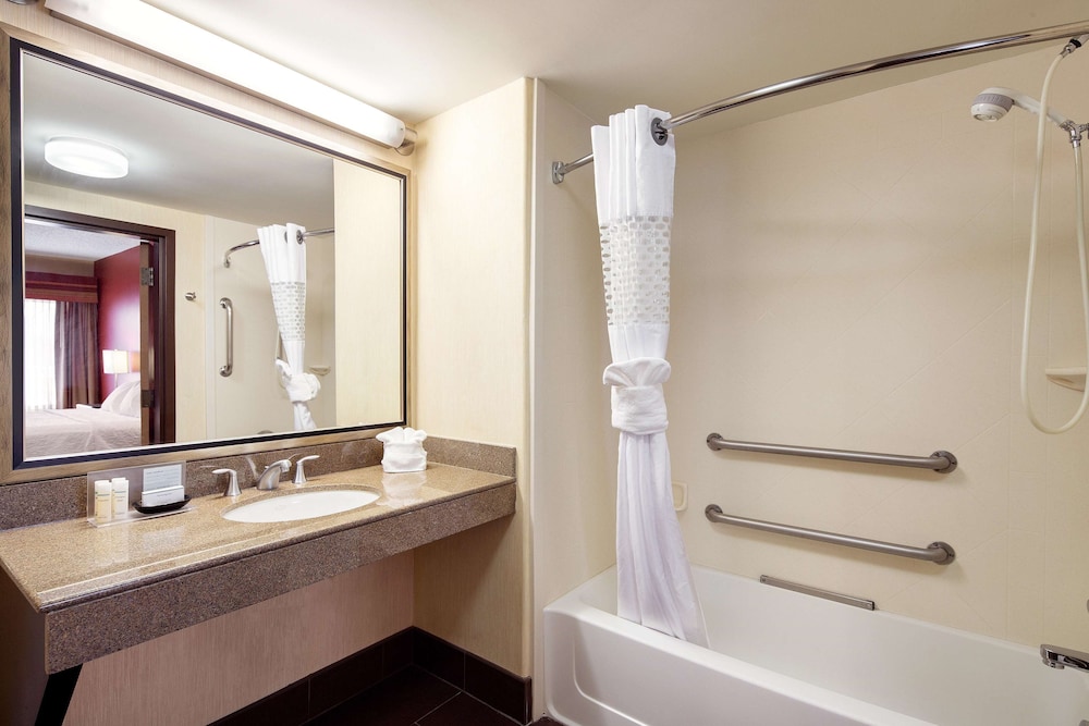 Hampton Inn Loveland 10/41