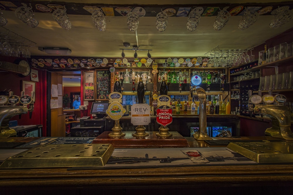 Three Swans Hotel 39/49