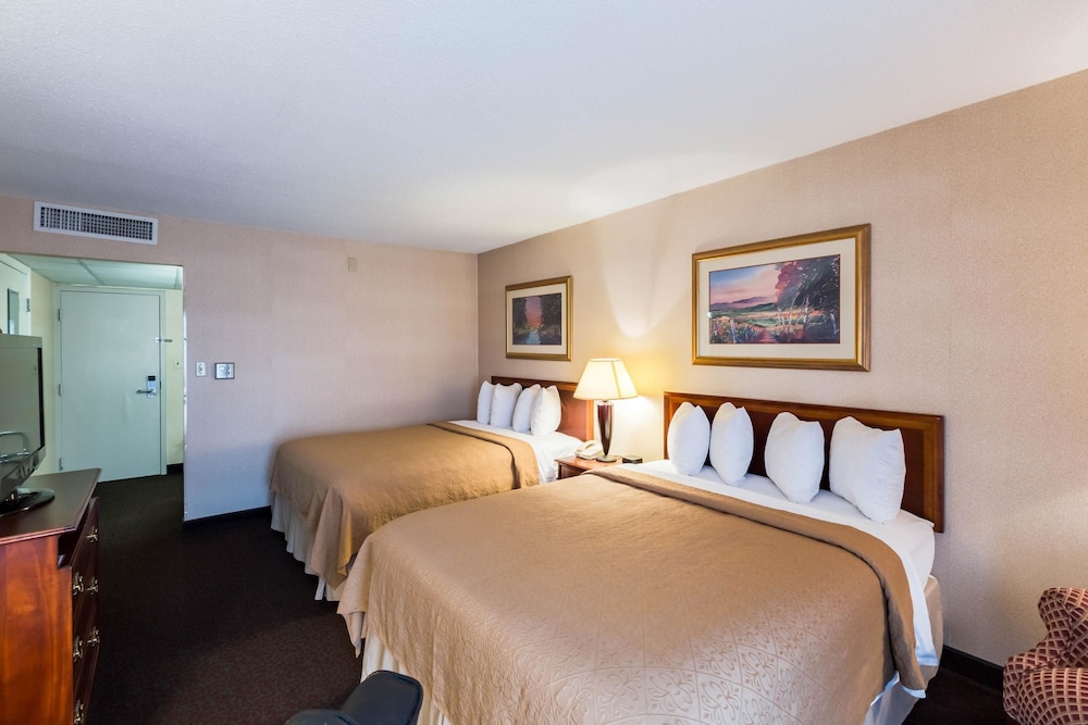 Quality Inn and Conference Center I-80 Grand Island 13/58