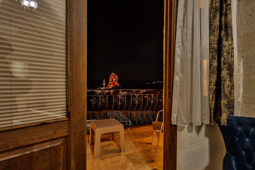 Caveadocia Stone Cave Hotel 1/36