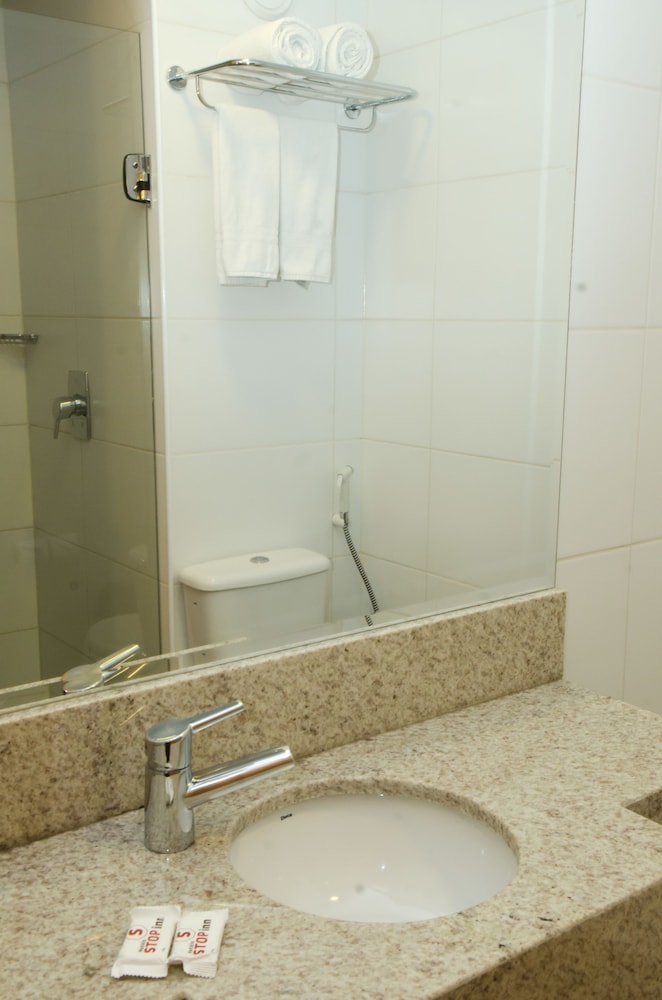 Stop Inn Antonio Carlos 33/38