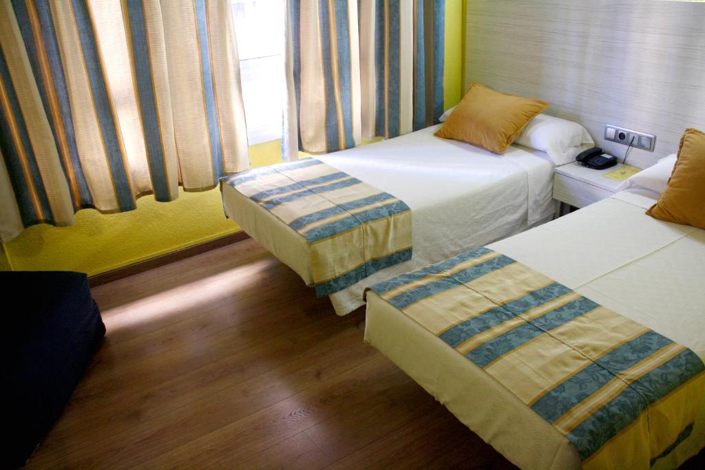 غرفة خارجية بسريرين، Hotel Universal Murcia 3/10