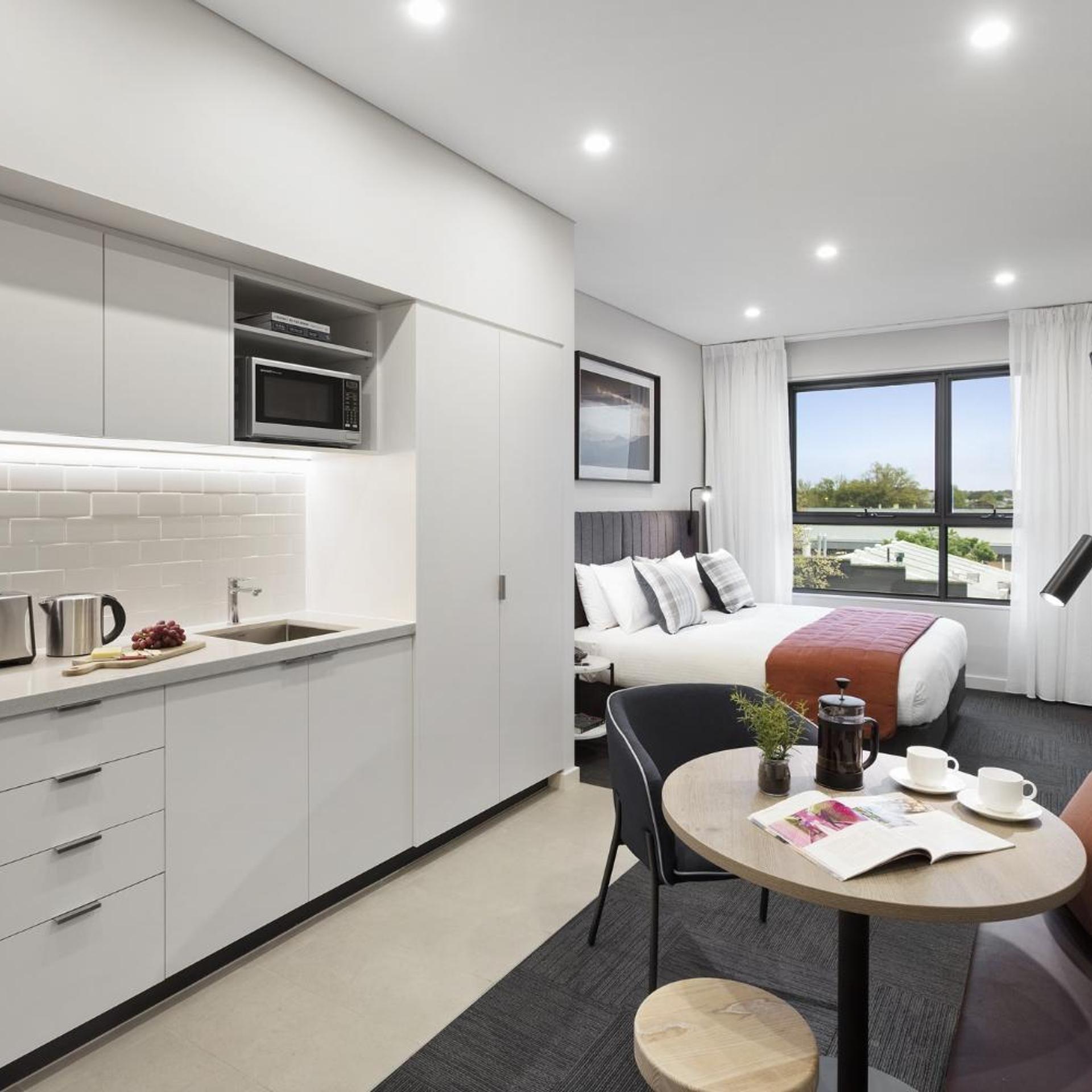 Studio, Apartment