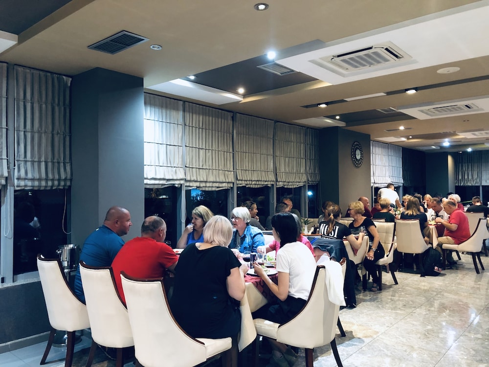 Kompleksi Arifi Hotel 34/50