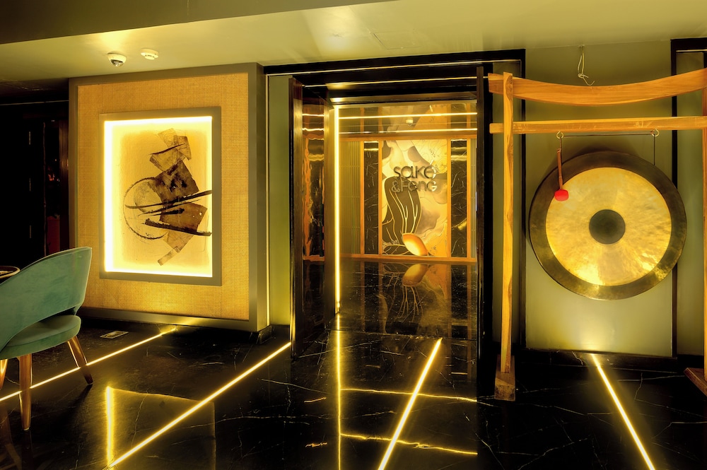Lobby at Hotel Le Himalaya, KATHMANDU