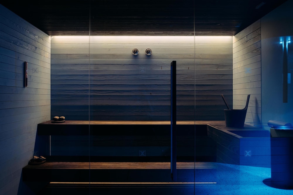 swimming pool spa