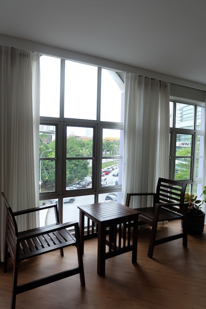 Orkid Inn Puchong 33/41