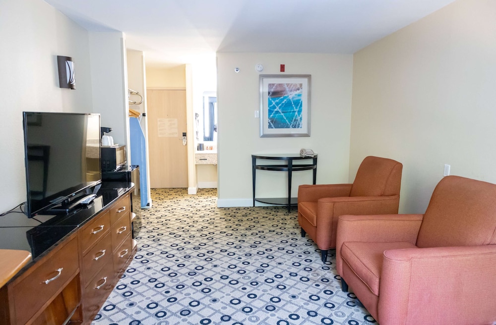 Baymont by Wyndham College Park Atlanta Airport South 33/50