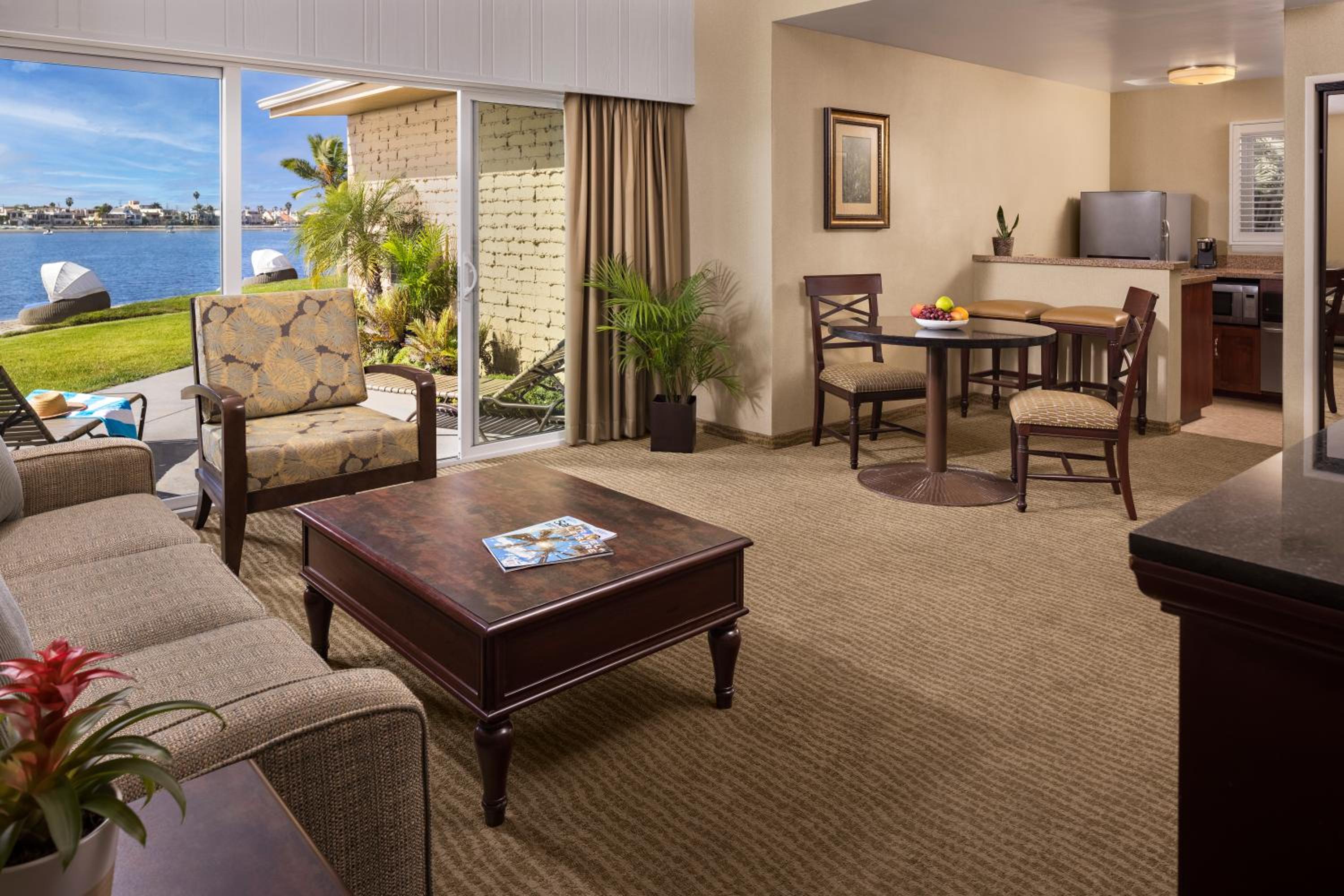 Suite, King Bed, Queen Bed, Beach Front, Patio, Accessible 2/4