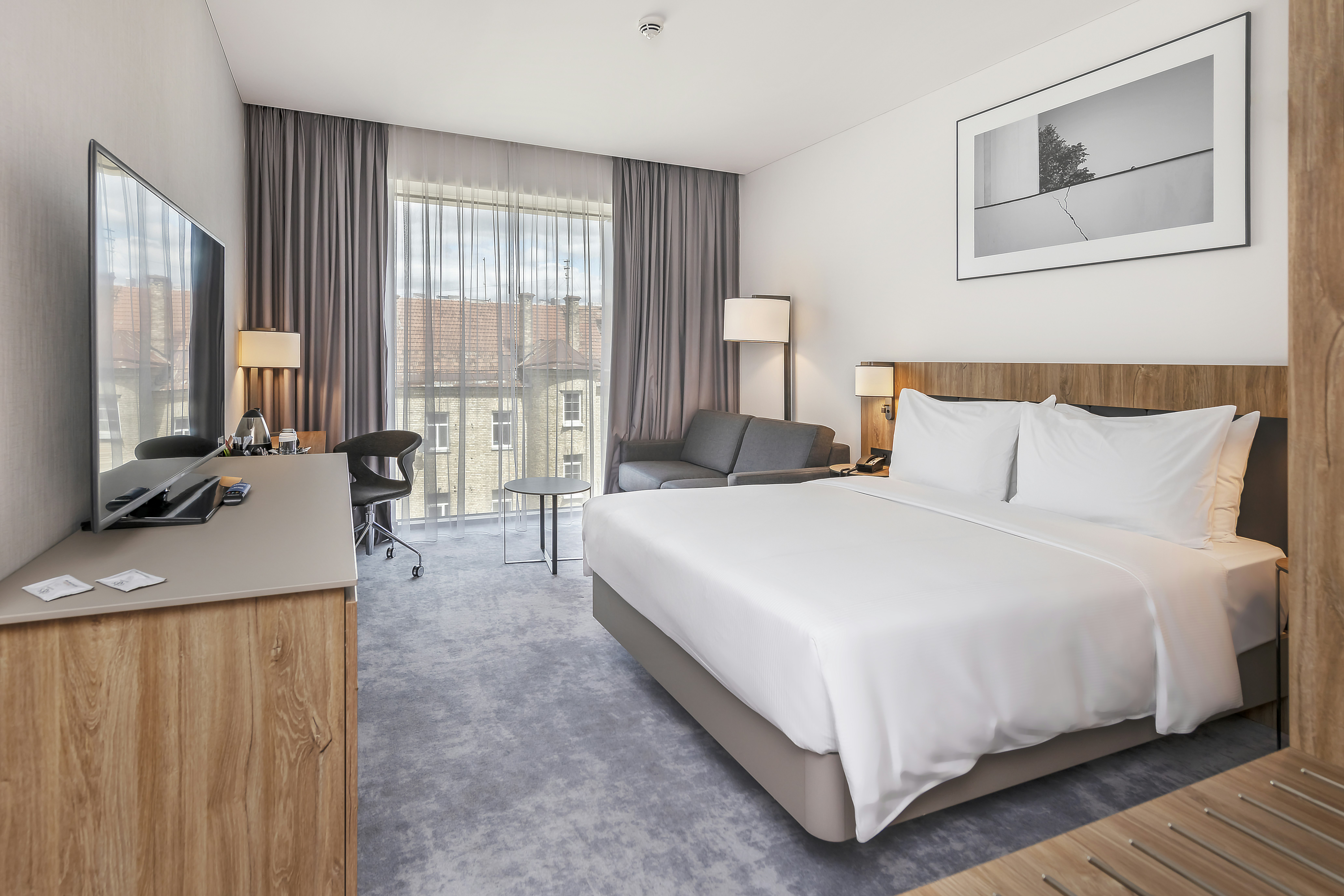 Room, Queen Bed, Sofa