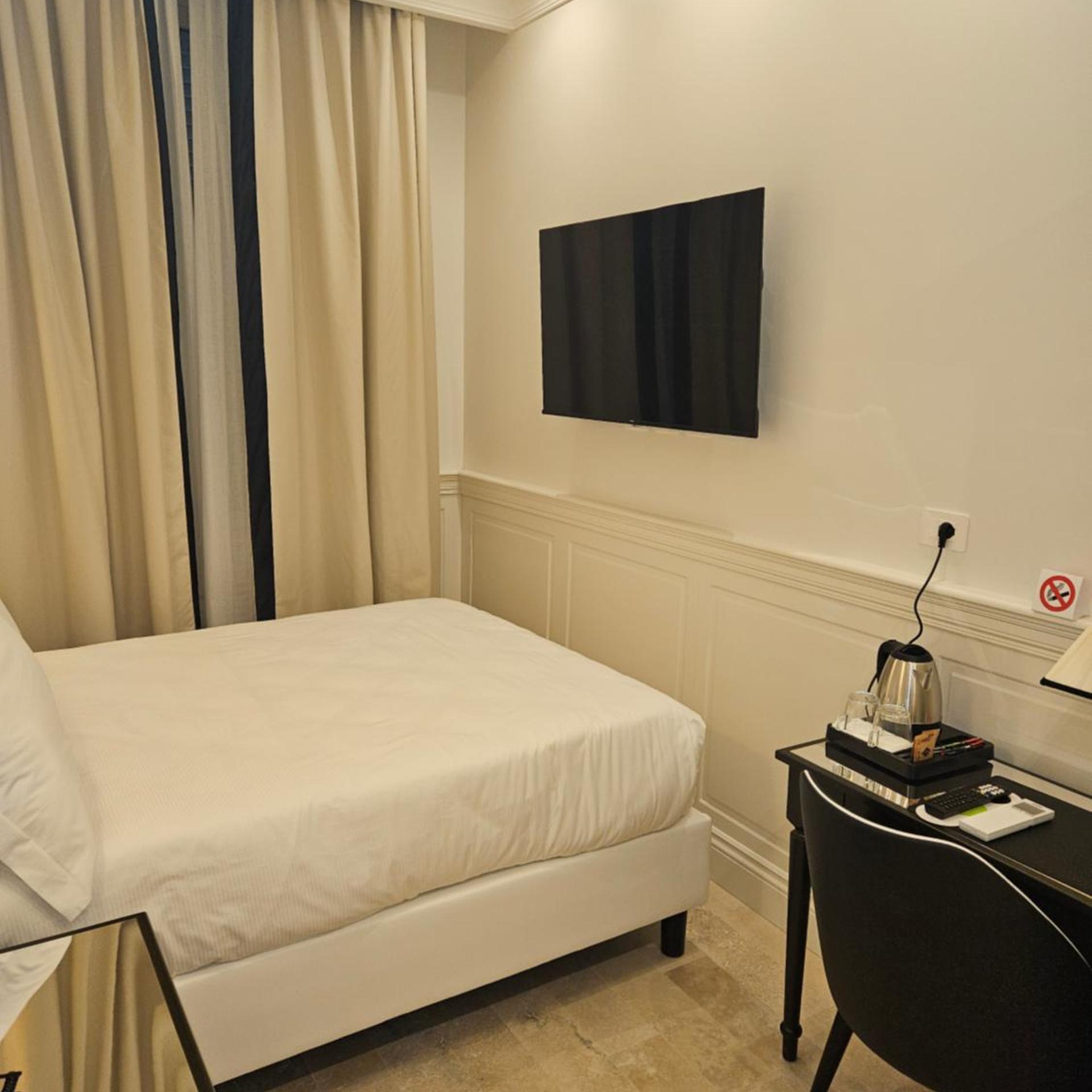 Room, Single