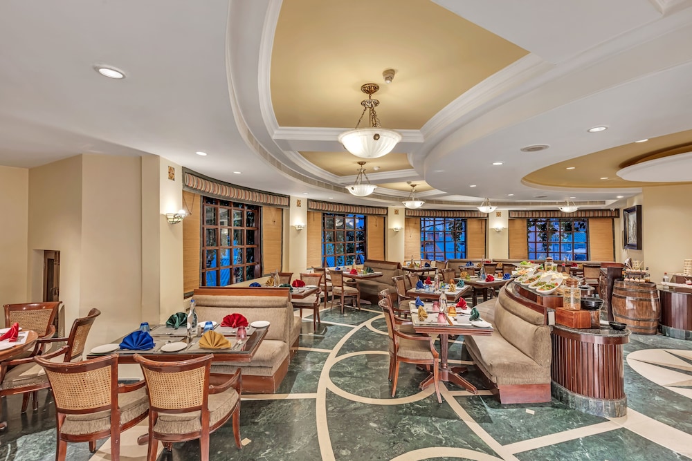 Club Mahindra White Meadows 37/50
