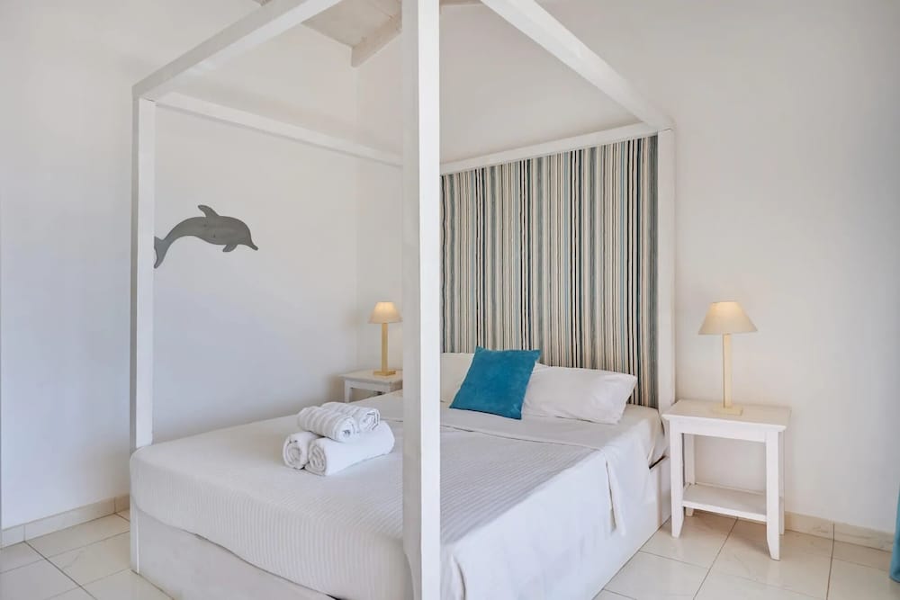 2 Bedrooms, Apartment, Queen Bed, Lateral Side Sea View, Sofa