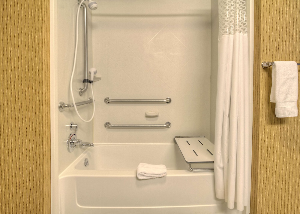 Hampton Inn And Suites Rochester/Henrietta 16/60