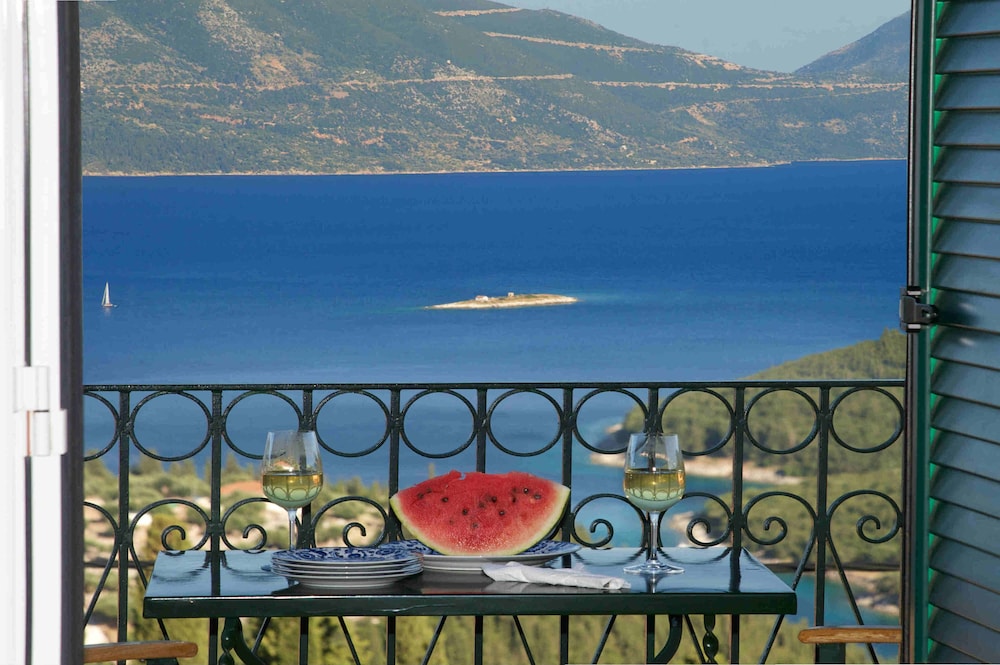 Agnantia Bed & Breakfast 41/43