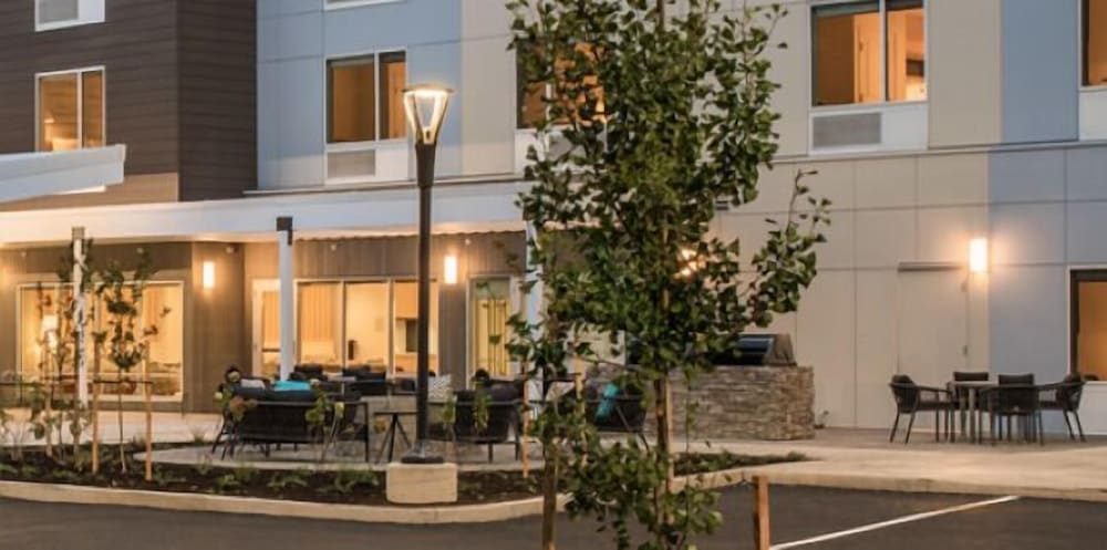 TownePlace Suites by Marriott Eugene 2/23
