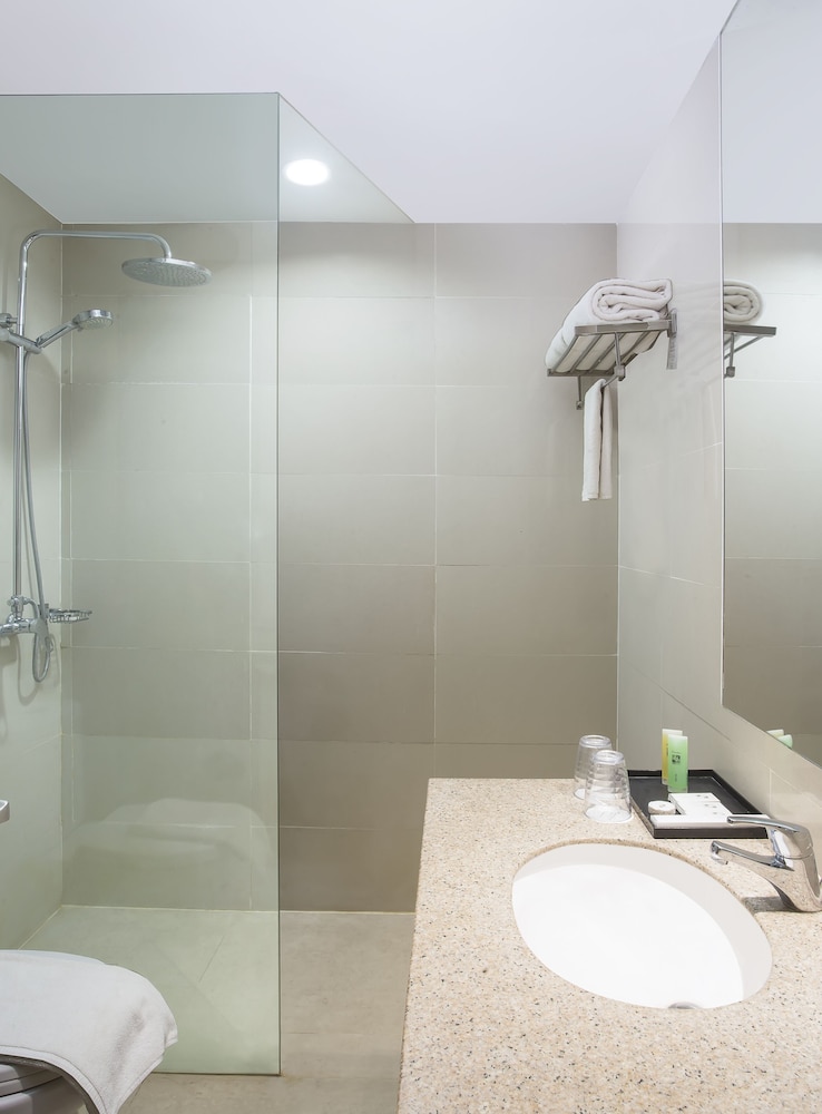 SWISS-BELHOTEL MANOKWARI 35/80