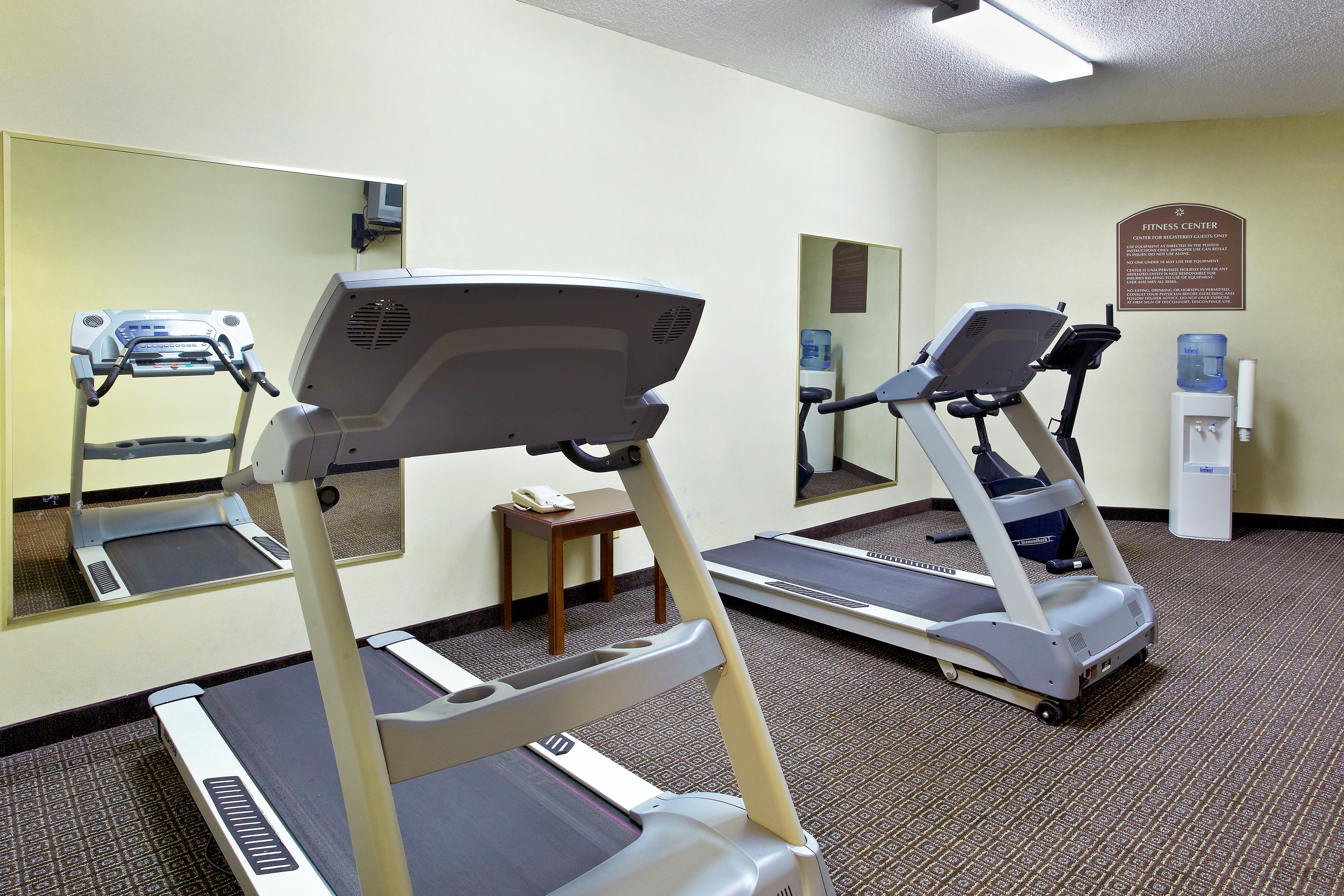 Holiday Inn Express Biloxi Beach Blvd 28/49