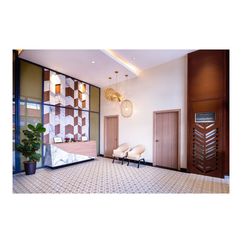 Lobby at Summit Hotel Greenhills, SAN JUAN