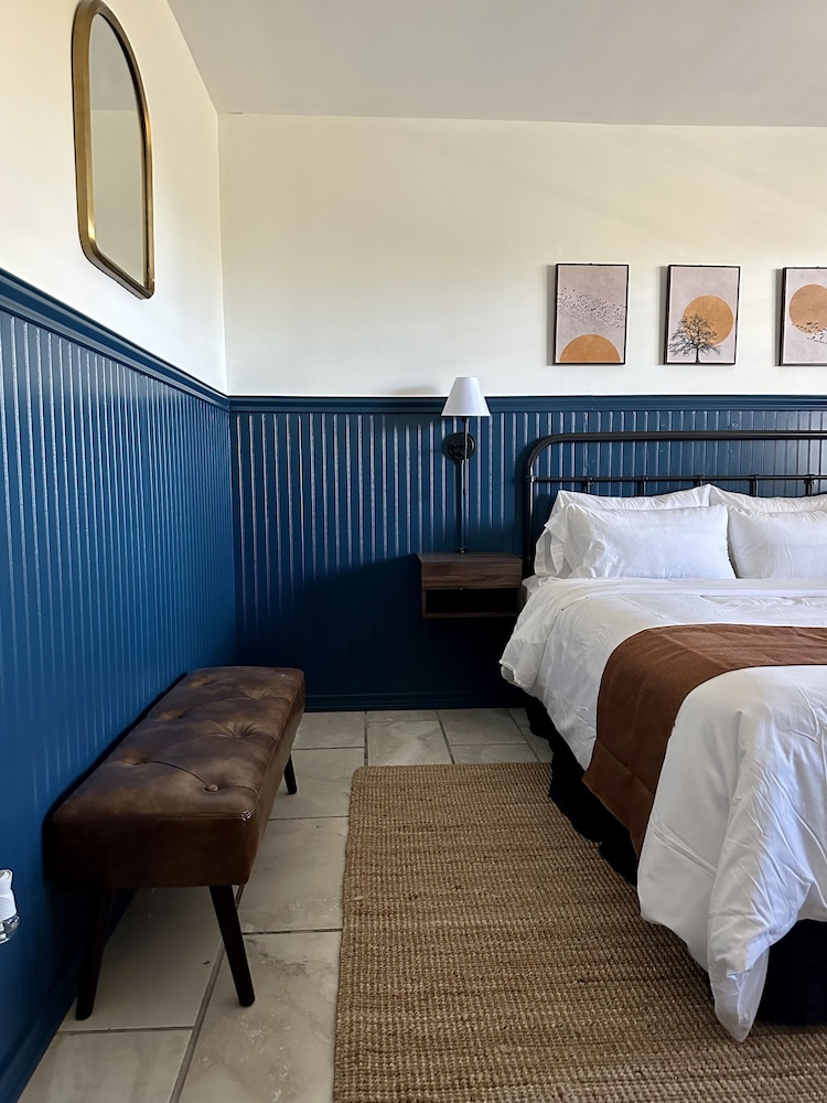 Budget Host East End Hotel In Riverhead 15/38