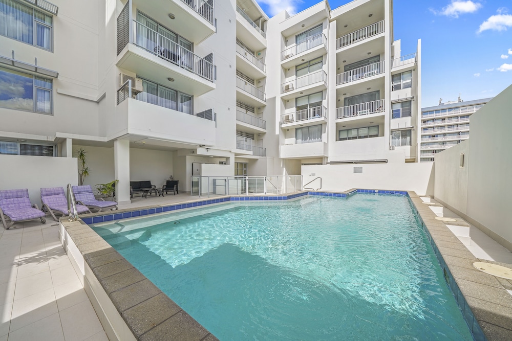 MACQUARIE WATERS BOUTIQUE APARTMENT HOTEL 21/26
