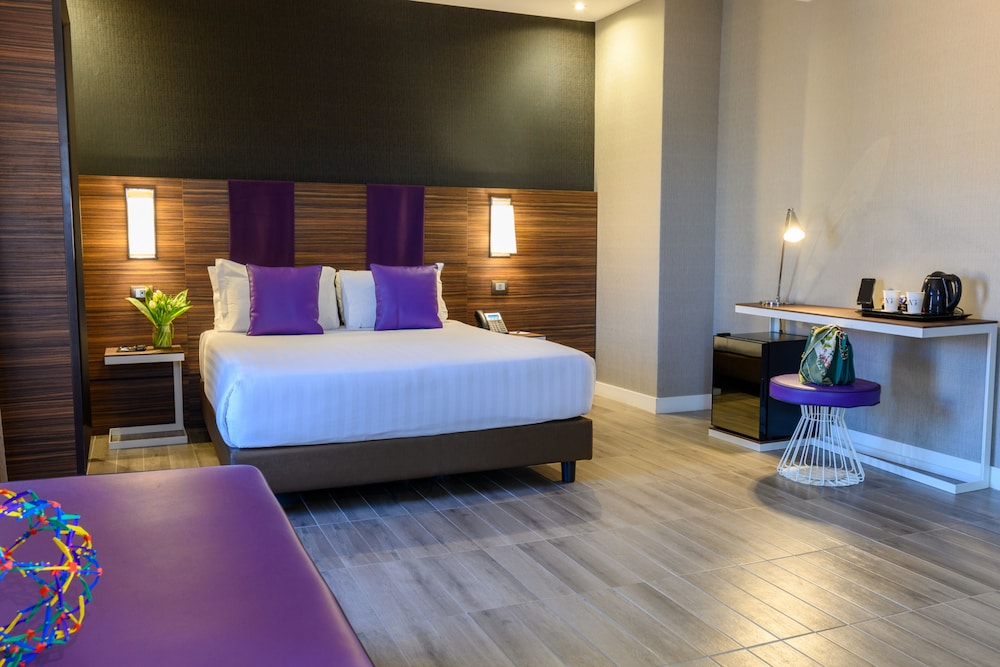 The Republic Hotel 17/59