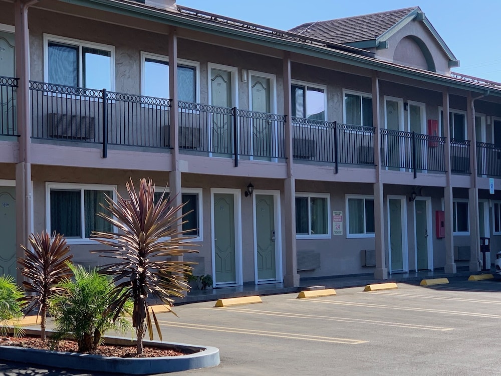 华美达圣路易斯-奥比斯波酒店(Olive Tree Inn and Suites San Luis Obispo) 图片4