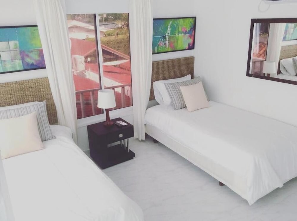 STANDARD, TWIN BEDS