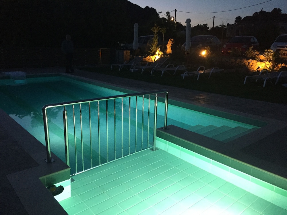 Aravanes Mountain Resort And Eco Cuisine 44/75