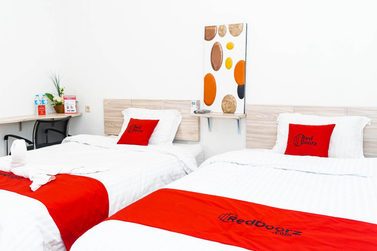 Reddoorz, Premium, Twin Beds