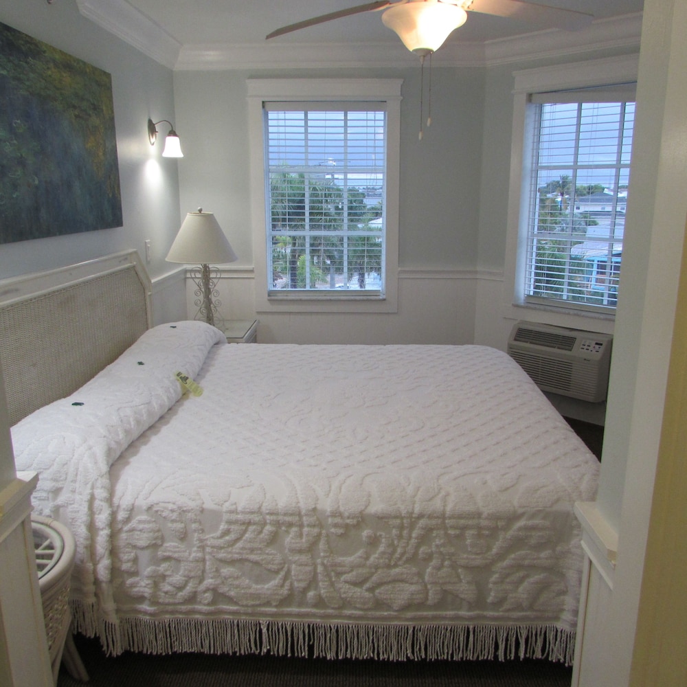 Edison Beach House 14/50