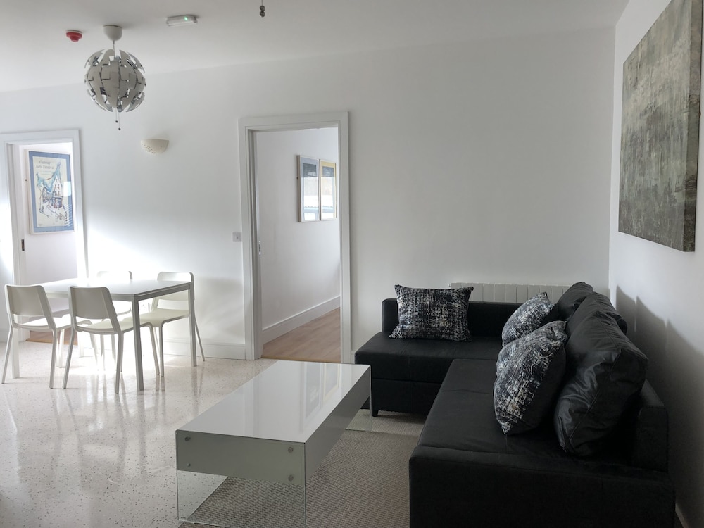Eyre Square Townhouse 37/46