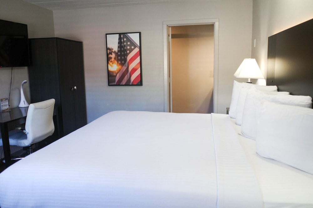 Americana Modern Hotel 15/38