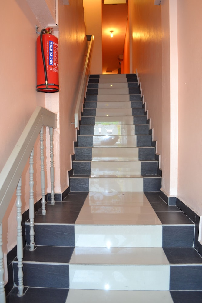 Hotel O Indah 45/50